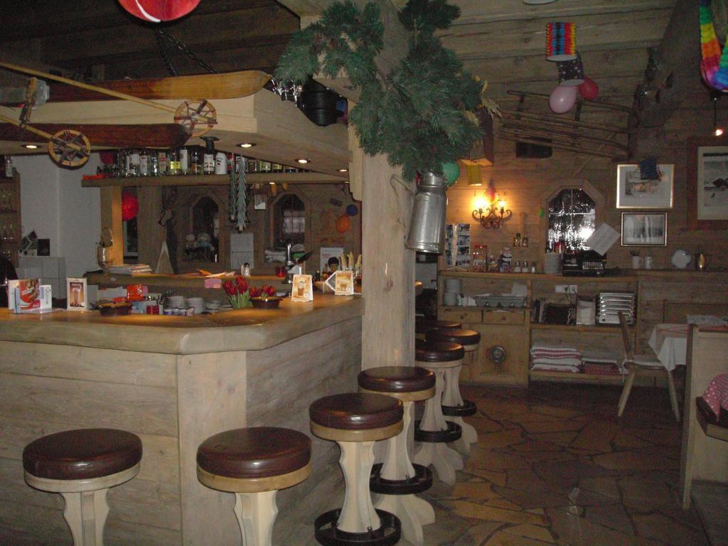 ホテル Dorf Alm オーバーグールグル エクステリア 写真