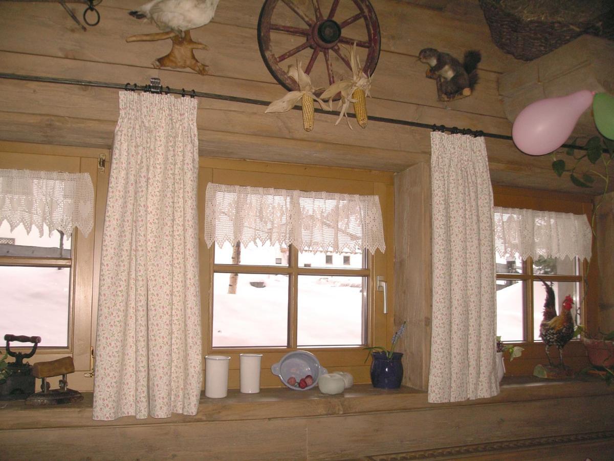 ホテル Dorf Alm オーバーグールグル 部屋 写真