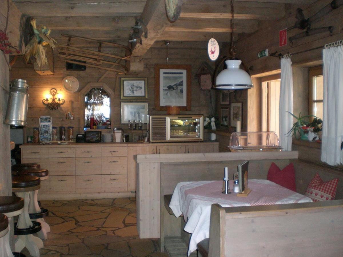ホテル Dorf Alm オーバーグールグル エクステリア 写真
